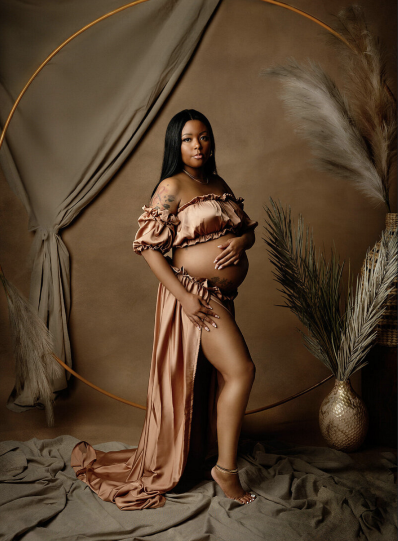 Akron Ohio Professional Light Elegant Maternity Photography Amanda Ellis