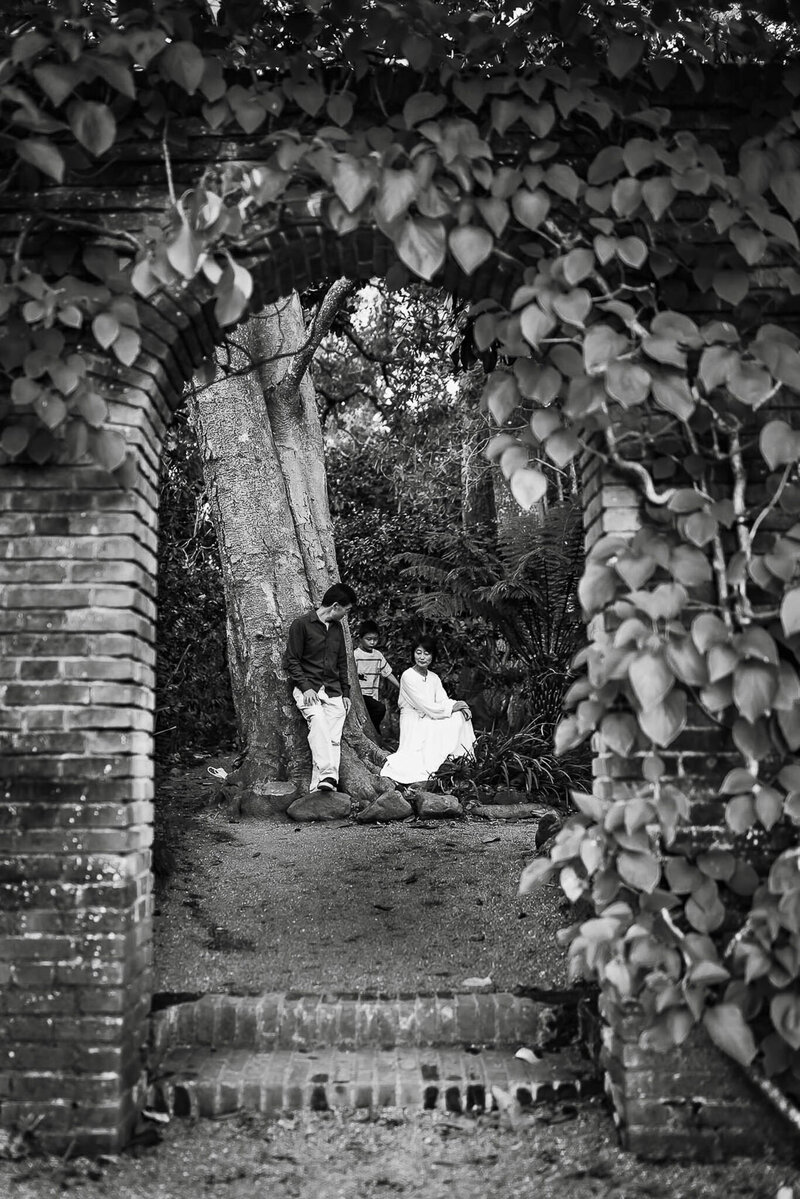 Black and white lifestyle family photo at Filoli Gardens location