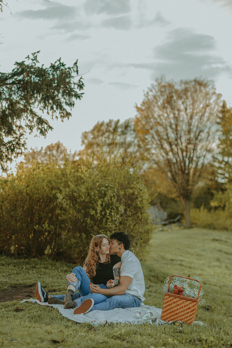 Jessica Frigge Photography is an engagement photographer in Milwaukee, Wisconsin