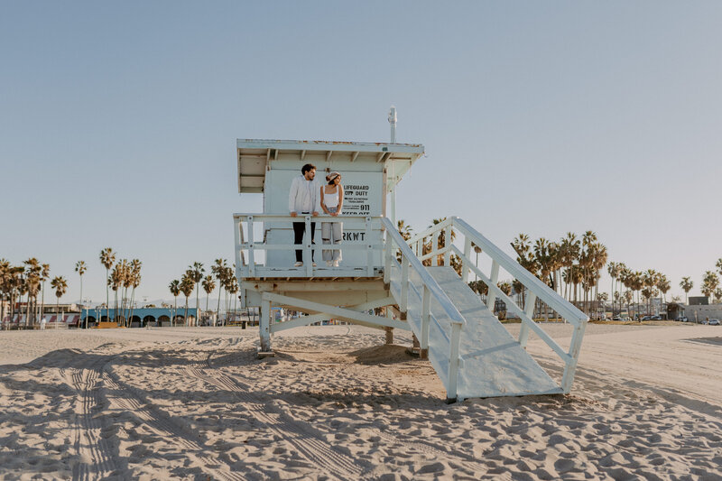 Porträt von einem Paar am Venice Beach in Los Angeles