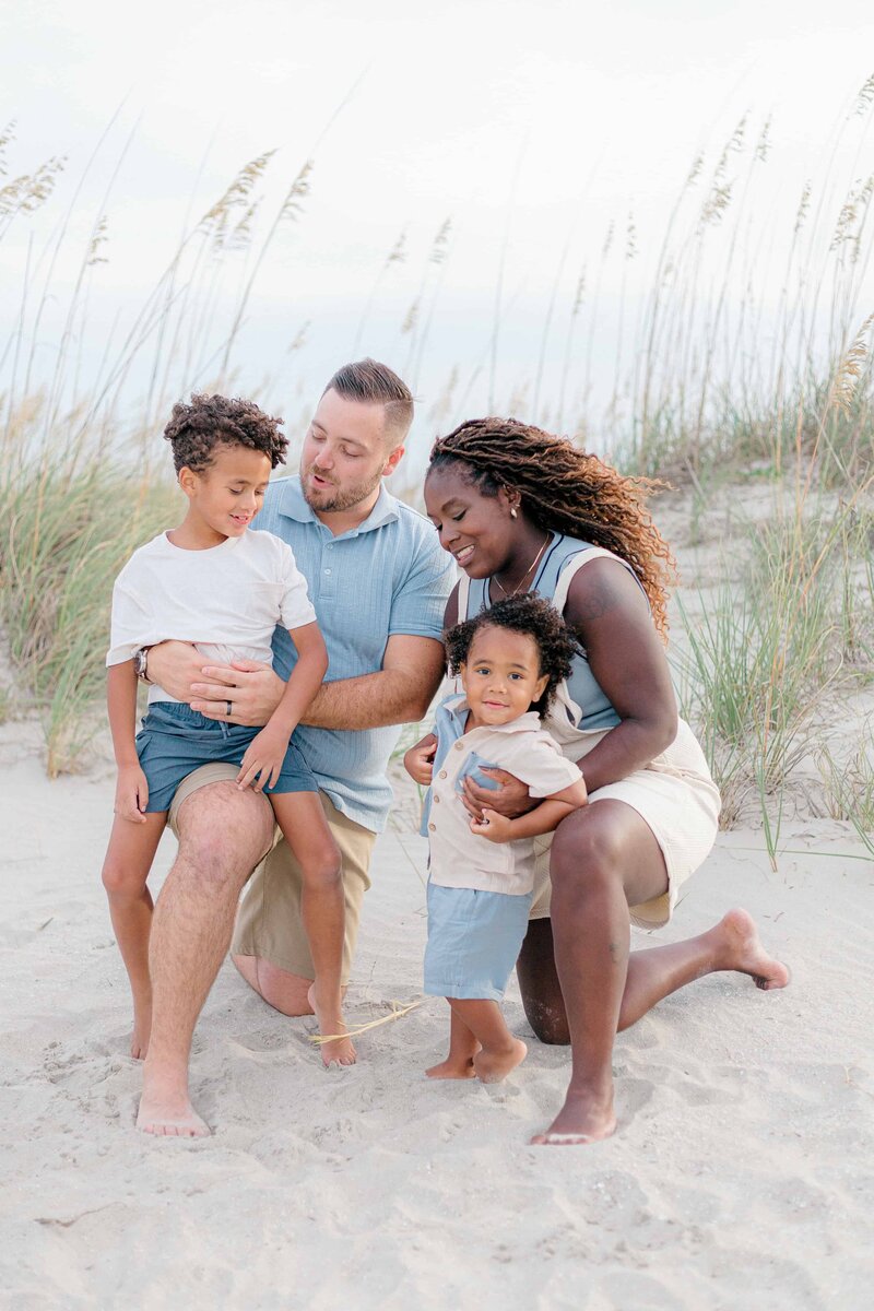 barony-beach-club-family-beach-session-hilton-head-photographer-lamp-and-light-photography-3