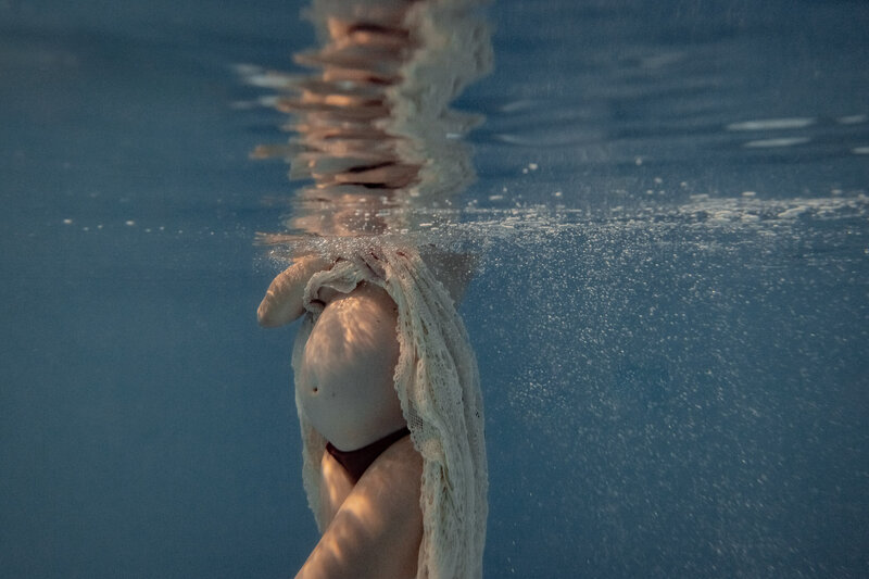 underwater-maternity-photoshoot-perth-21