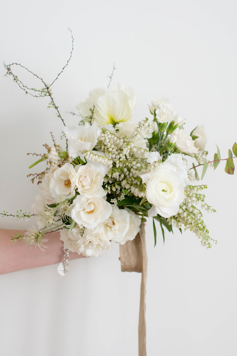 classic-white-green-wedding-bouquet-petite