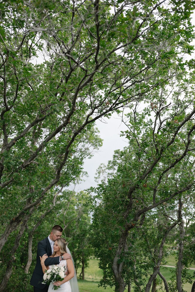 Spring wedding at the Oaks at Plum Creek in Castle Rock