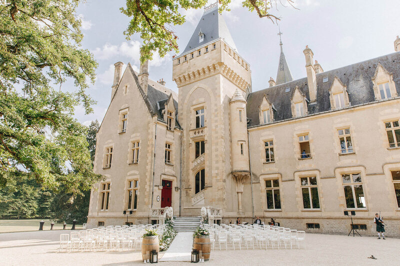Wedding ceremony at castle / chateaux in France