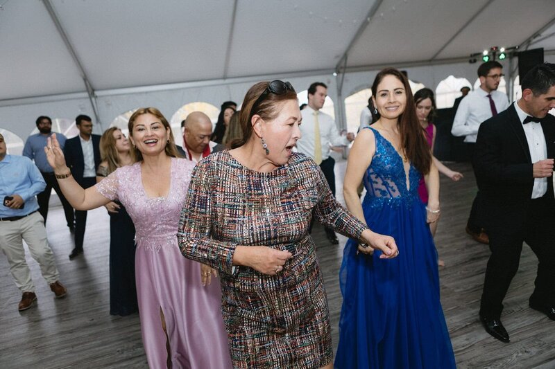 classic-and-documentary-style-wedding-photography-170