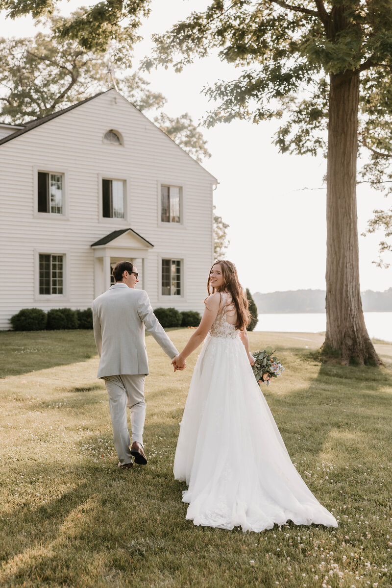 58-Makayla and Phillip - Wedding - Ann Arbor Michigan Photographer - Waldenwoods Howell