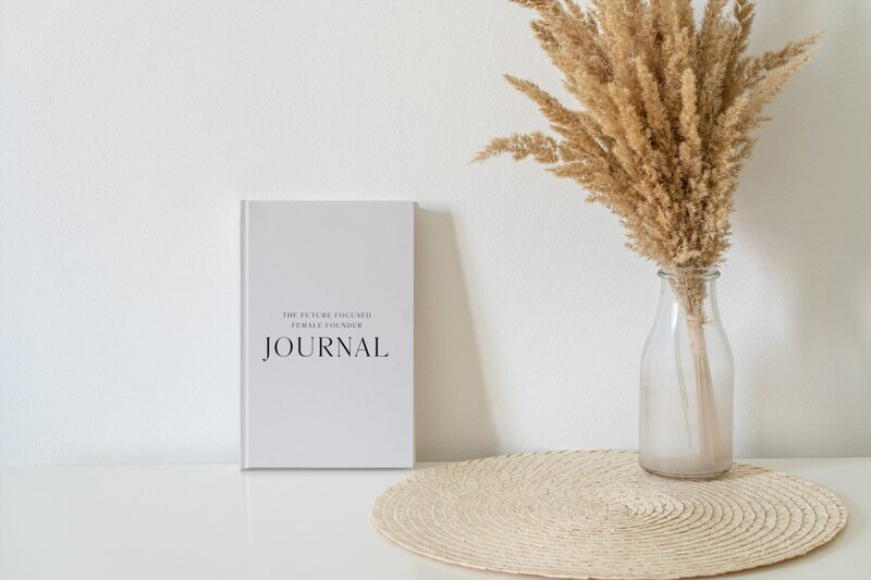 MD040423 - The Future Focused Female Founder  - Course - Journal Mockup