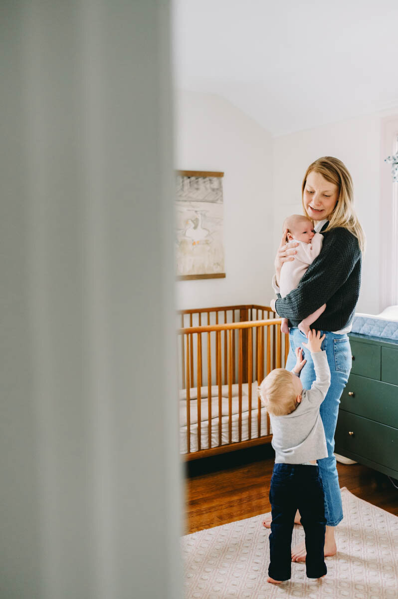 Tate-newborn-candid-interactions-martins-addition-chevy-chase-md