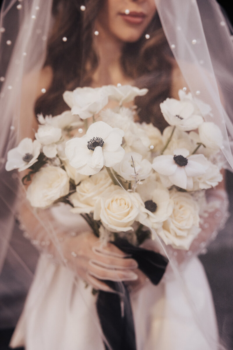 Modern white and black wedding flower bridal bouquet, the lively, the lively boise, the lively idaho, the lively boise wedding, the lively idaho wedding | Reverie Floristry