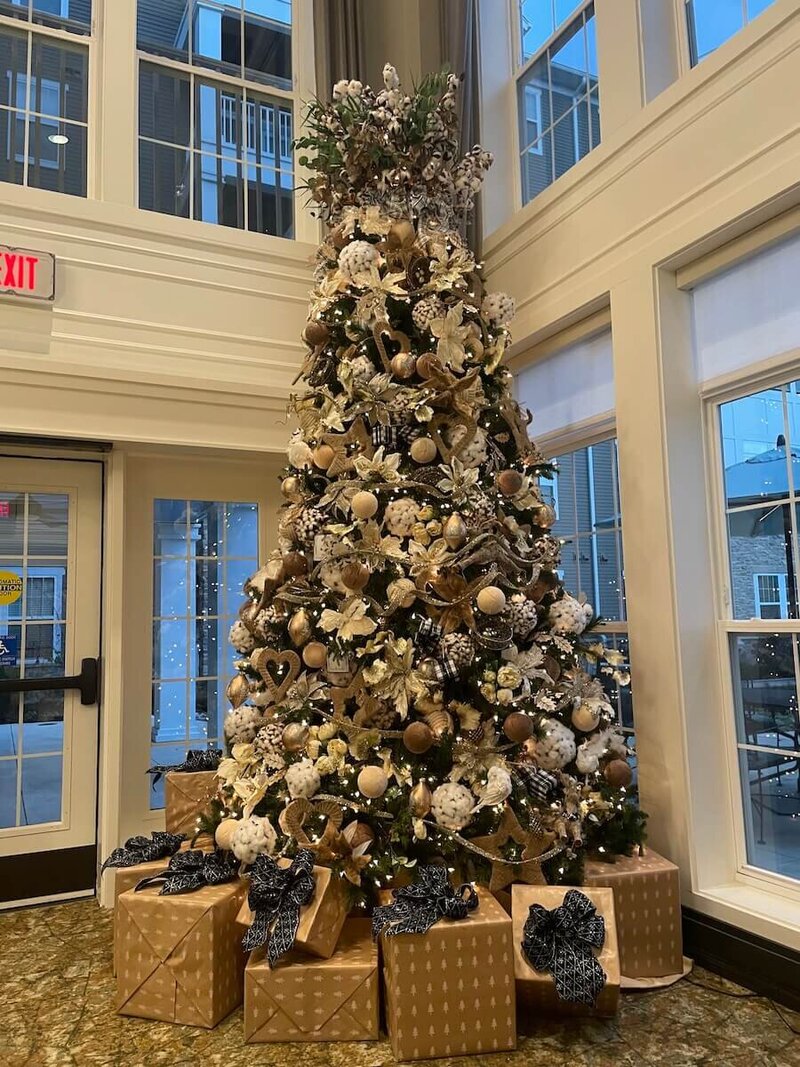Commercial-Holiday-Decorations-7
