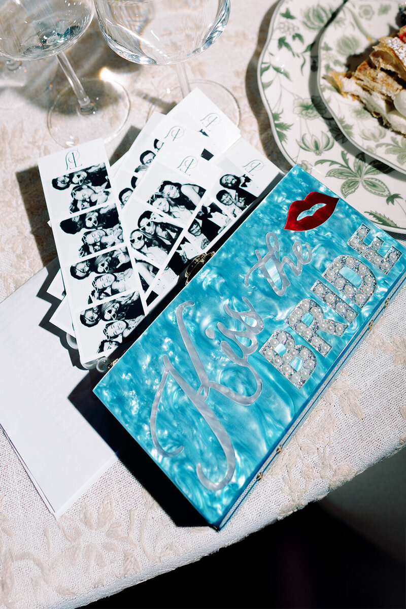 Fotably-enclosed-vintage-photo-booth-stephanie-brazzle14