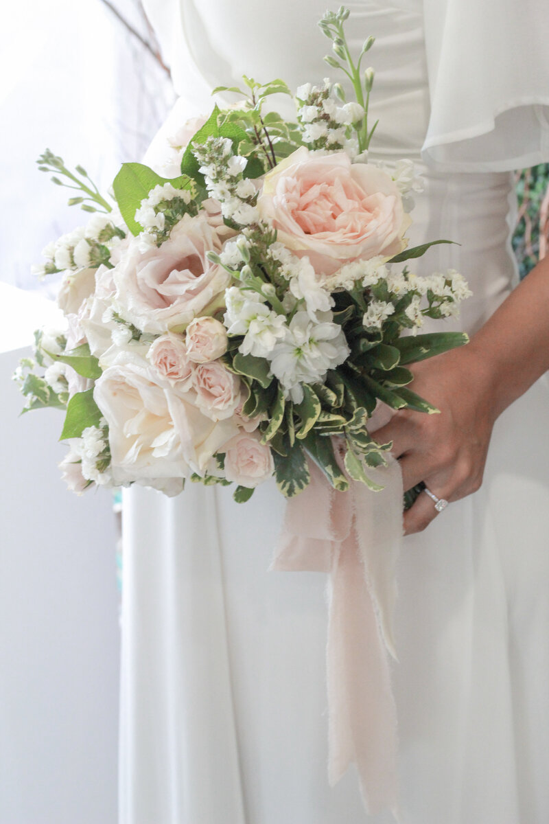 florist-greenwich-new-york-connecticut-designer-preservation-floral-wedding-westchester-bouquet-cream-blush-37