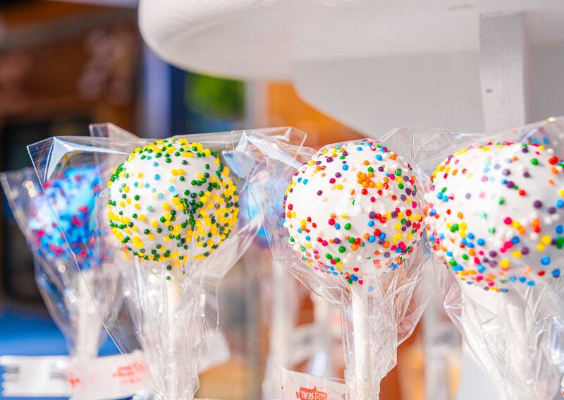 bakery - cakes - cake pops -north dakota -194