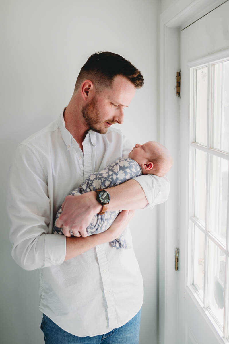 Quinn-Newborn-Father-and-Baby-Arlington-VA