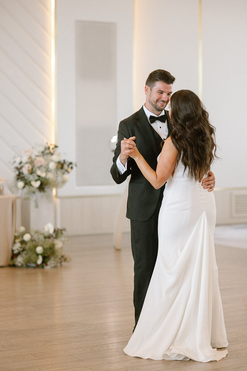 10-Melissa Sung Photography - The Pearle Hotel Wedding - Kendon Design Co. Niagara GTA Wedding Florist Planner - Amanda Cowley Events