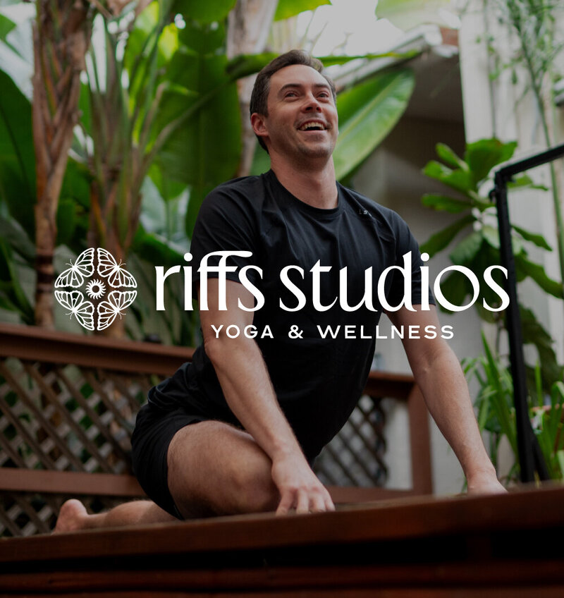 Logo Design for a Shopify Coach and Entrepreneur Ecommerce Savvy