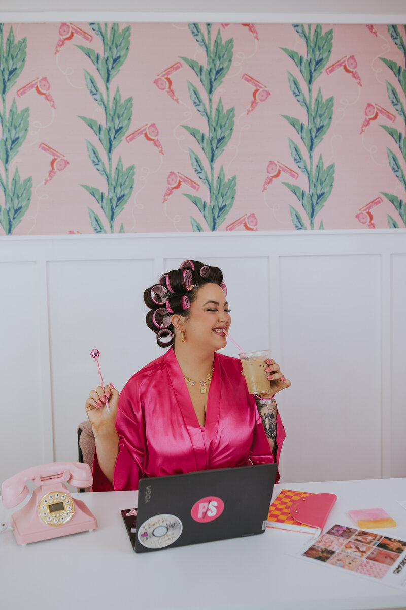 Pinup Q1 smaller size (42)