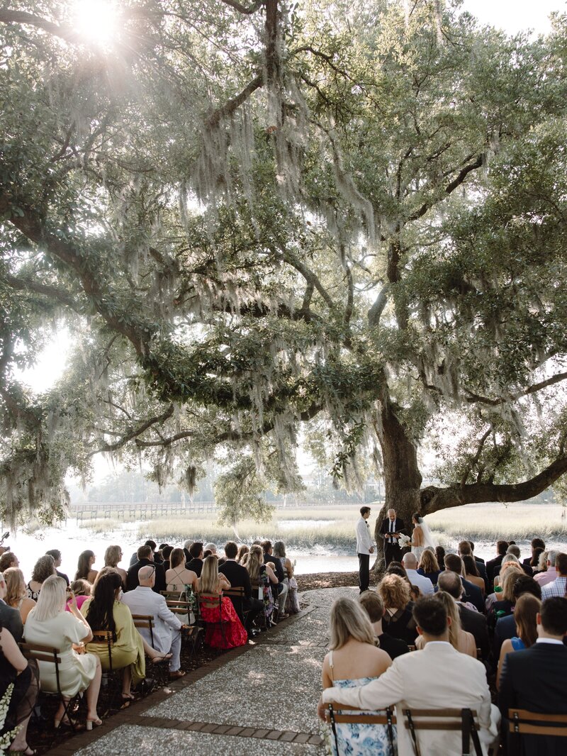 Charleston wedding planner. Mount Pleasant SC. Charleston SC. Luxury wedding planner. South Carolinas wedding planner. Spanish moss wedding ceremony. 