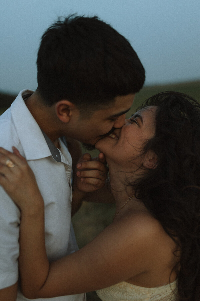 waco-texas-golden-hour-couple-photoshoot