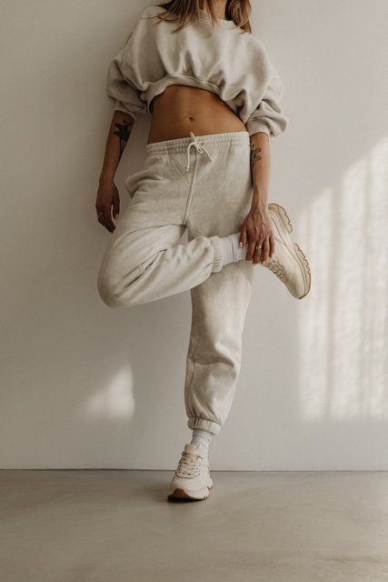 kaboompics_simplistic-sophistication-a-fashion-photoshoot-with-a-stunning-model-in-neutral-minimalist-outfits-30925 Medium