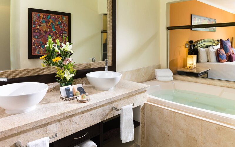 bathroom beachfront junior suite