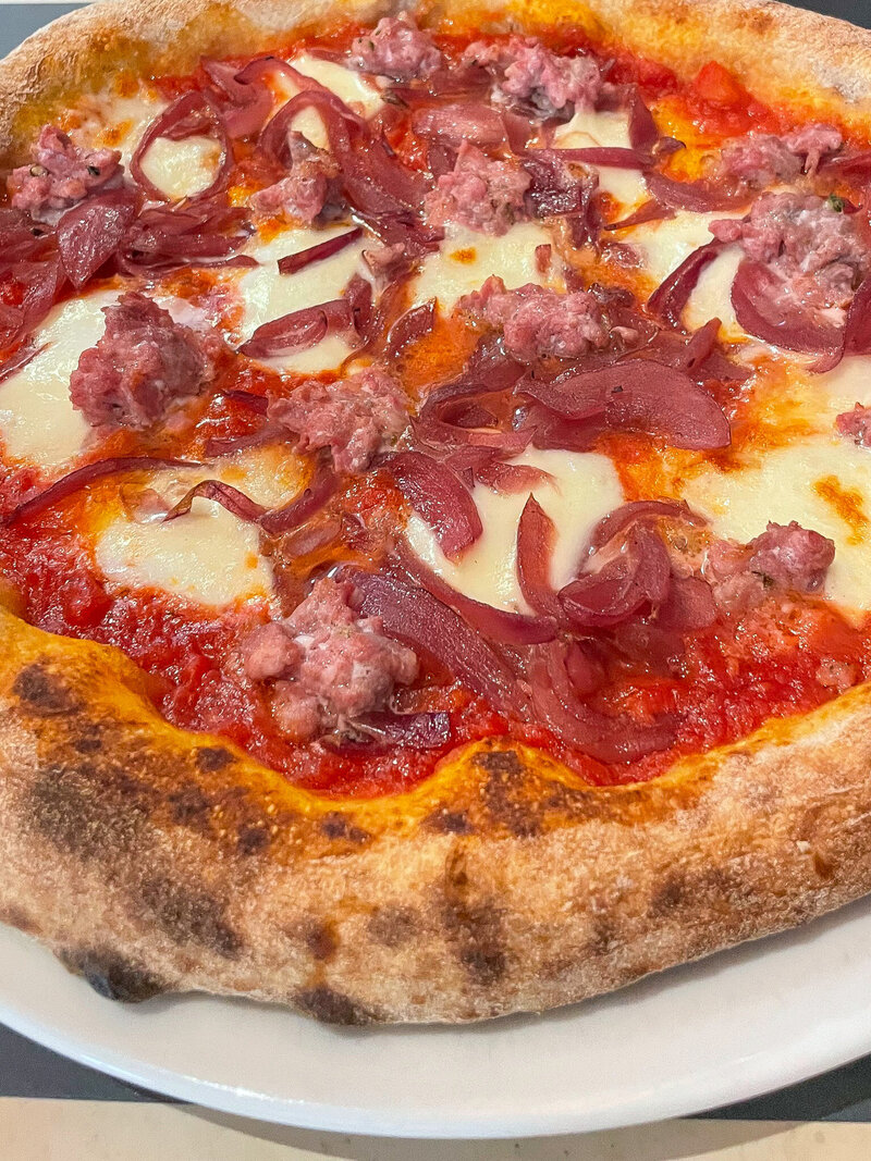 Pizza at Pizzeria Leon D'Oro in Verona, Italy