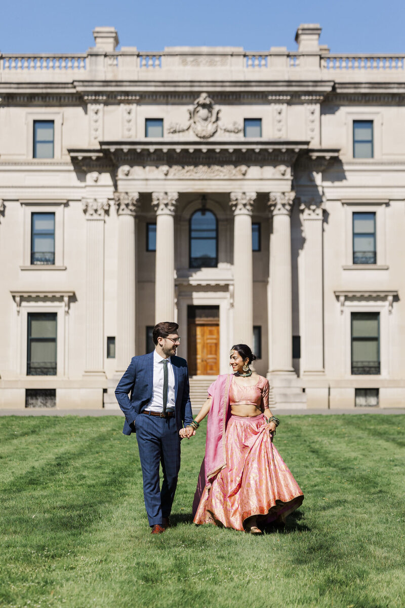 Hudson Valley elopement photography capturing details, scenery, and authentic connection at Vanderbilt Mansion