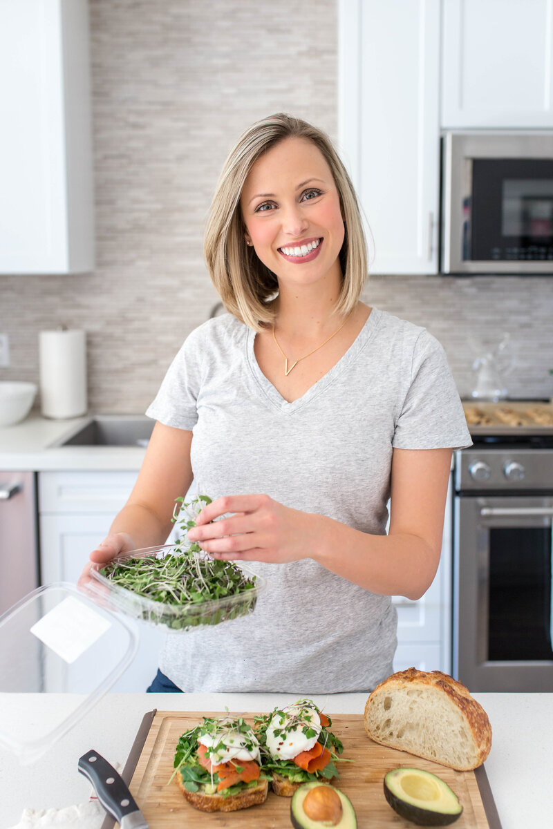Headshot of Amanda Miller in kitchen.