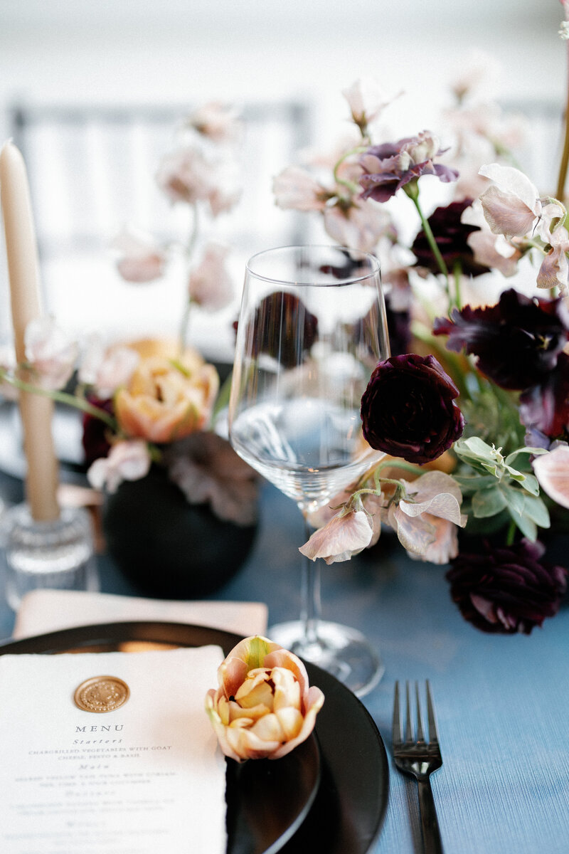 ChicBride_TheByesPhoto_MillerhouseFlowers_263