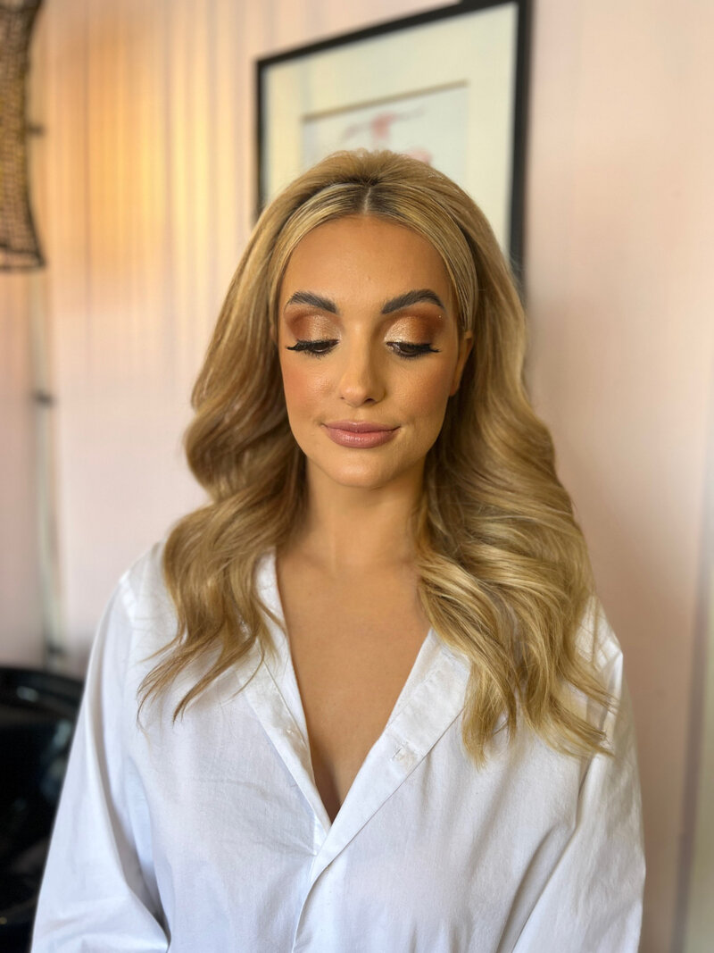 Elevate your beauty game with Poppy & Pearl's influencer hair and makeup services. Our team is dedicated to creating Instagram-worthy looks that will have your followers double-tapping. Book us today and become a beauty icon.