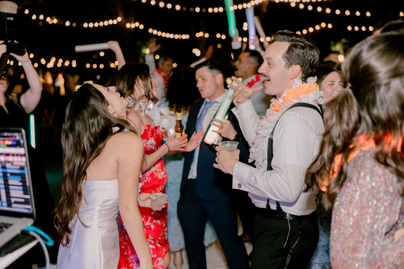 Abby & Garrett Sneak Peeks-274_(2048)