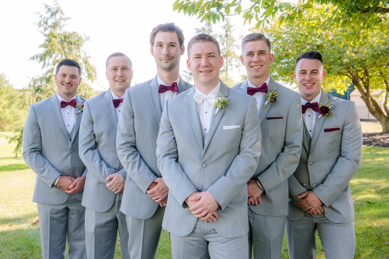 JandDstudio-colonial-golf-and-tennis-club-harrisburg-wedding-photography-outdoor-groom-groomsmen