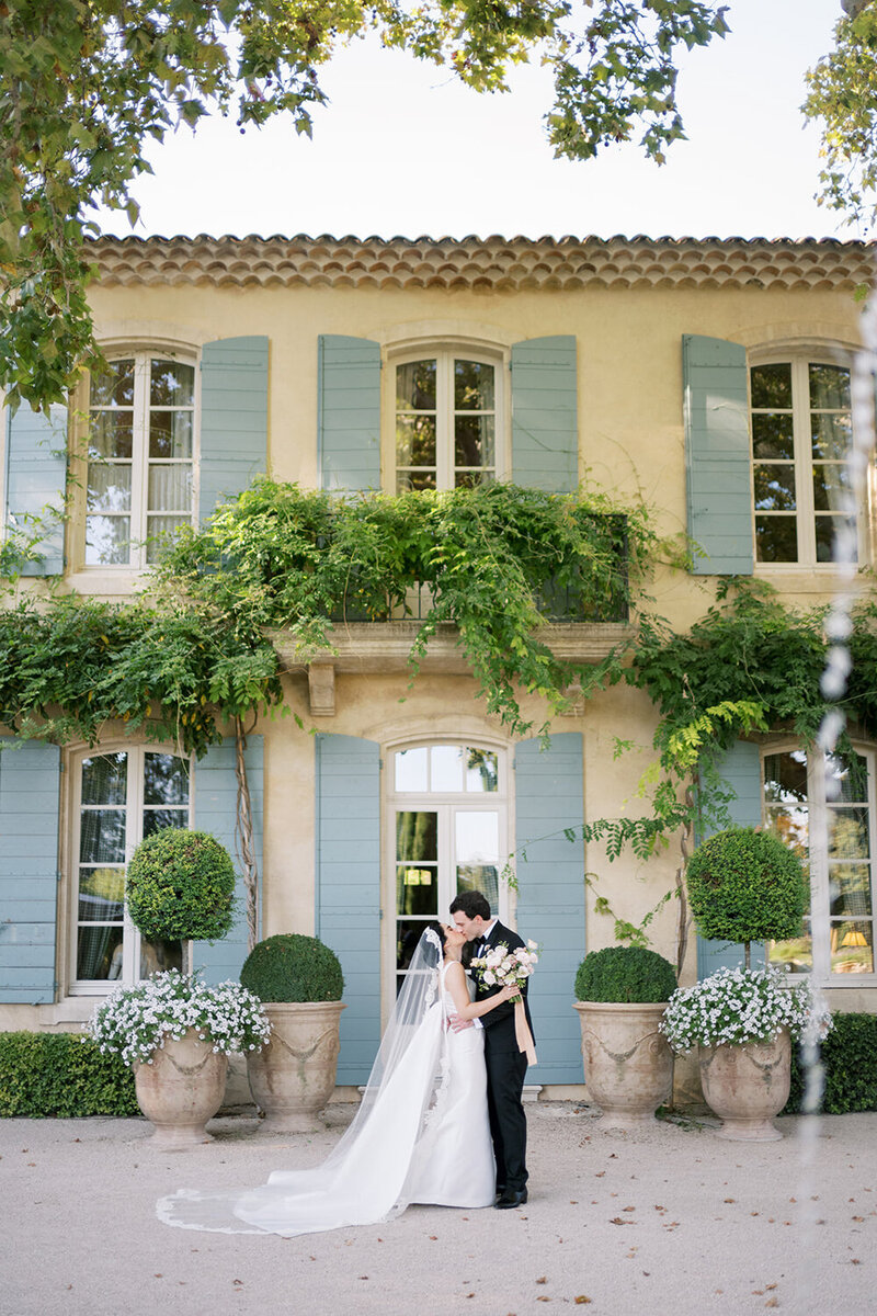 Wedding Officiant Celebrant in Provence-5