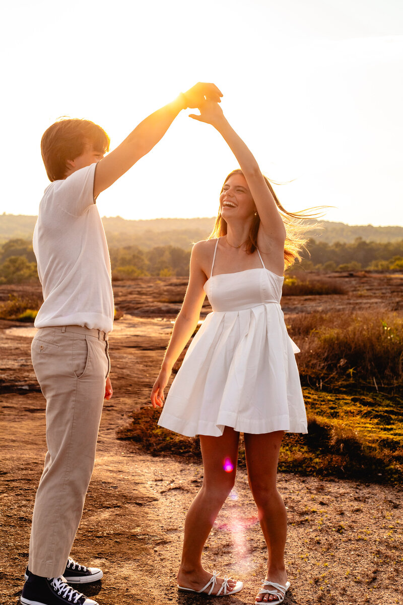golden hour mountain couples photos 2