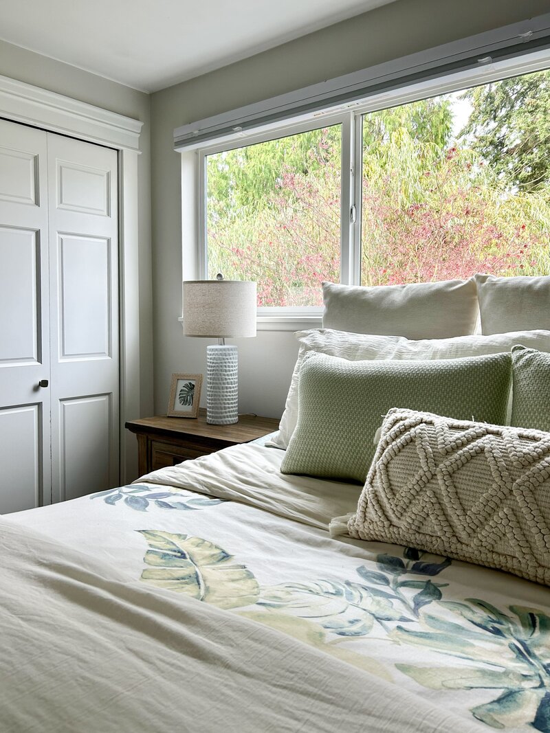 snohomish-county-home-staging-bedroom-modernmollusk-1