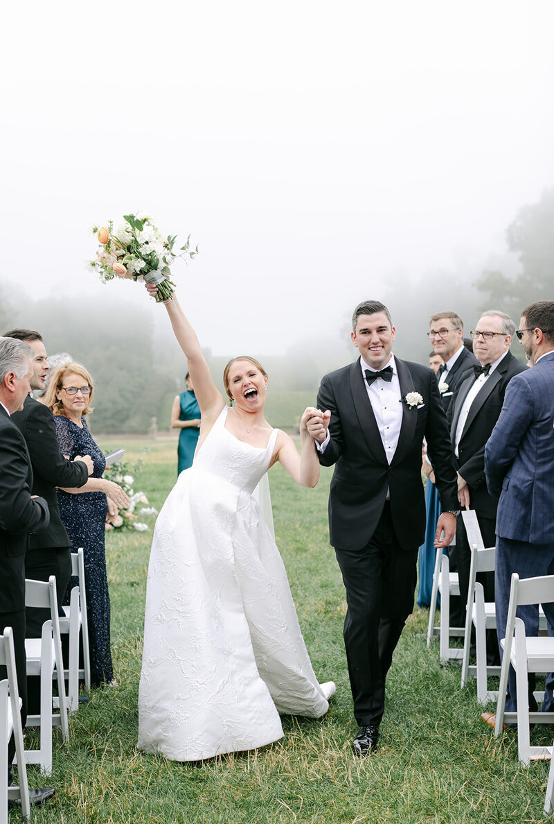 bride-cheering-crane-estate