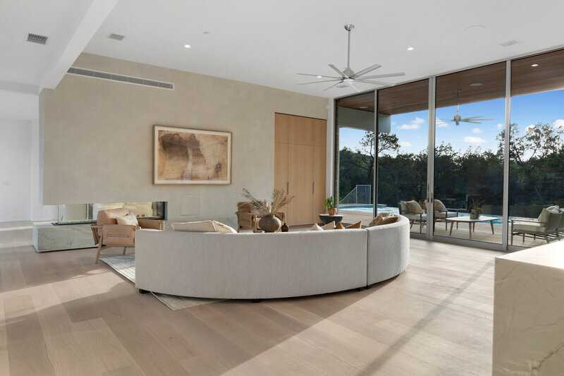 2707-toro-canyon-living-4