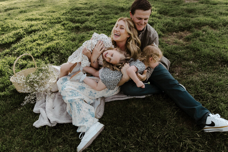 AtlantaGeorgiaPhotographer_AtlantaPhotographer_WestAvenuePhotography_LasVegasPhotographer_LasVegasFamilyPhotographer_PhotosByGabrielleMilford_2025_KalagianFam_8