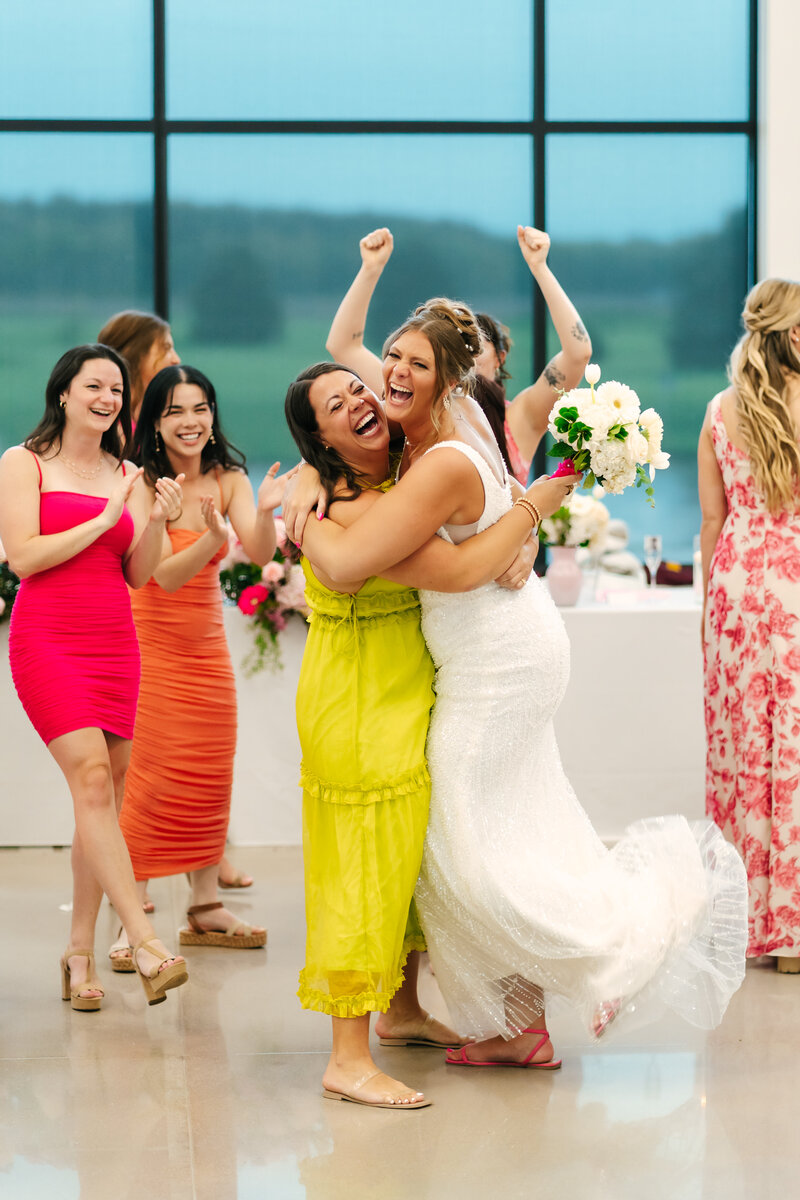 bouquet toss