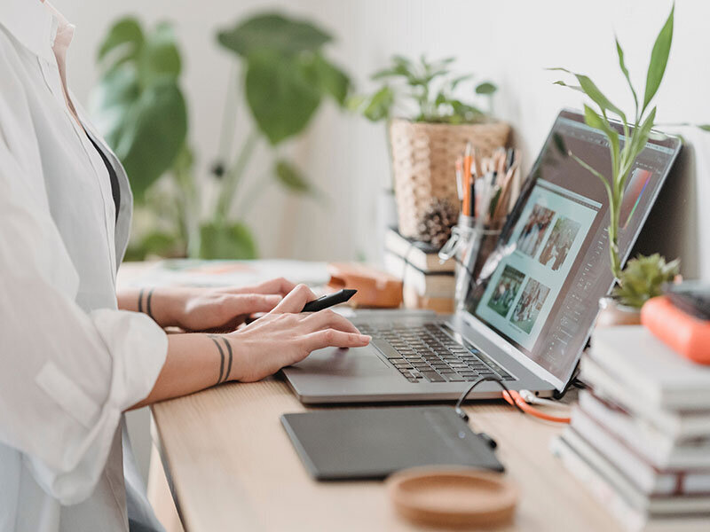 Travail au bureau - photo par George Milton pour pexels