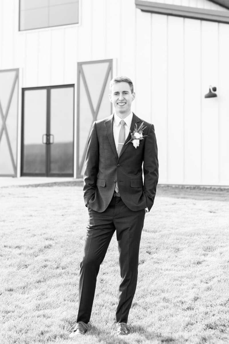 Emerald Pines Wedding - Sioux Falls Wedding Photographer - Madison & Dave - Highlights-139