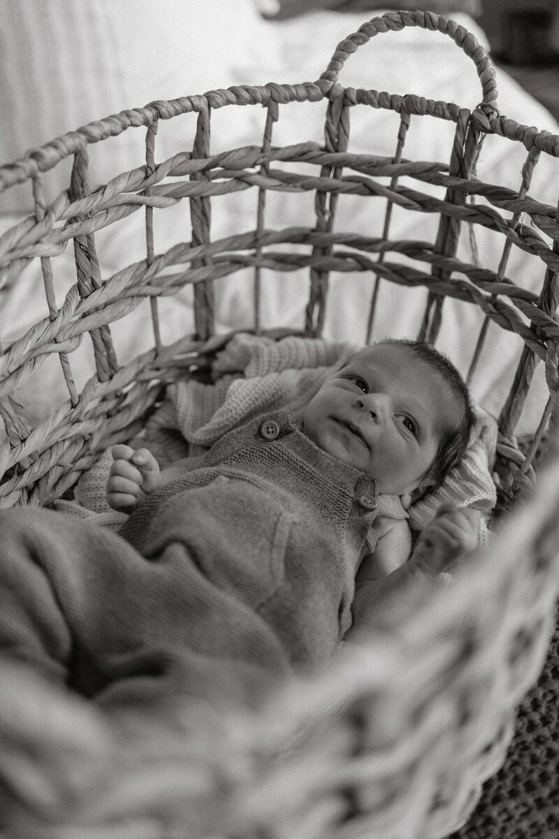 candid-newborn-photos-maine-photographer