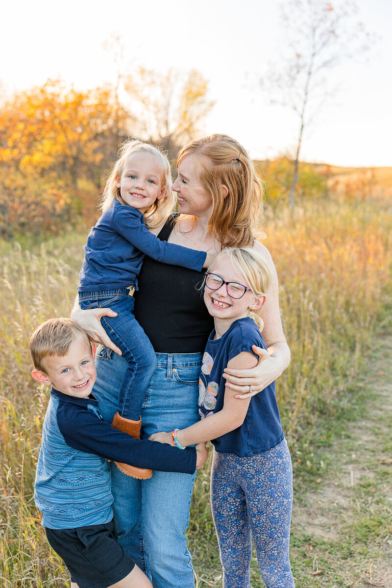 2024-krystal-moore-photography-buffalo-pound-family-session-fall-12