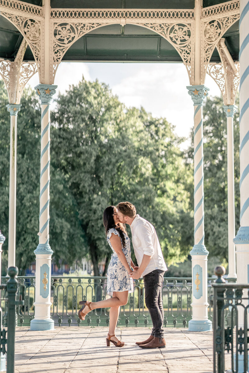 English-country-park-engagement-photo-session (30)