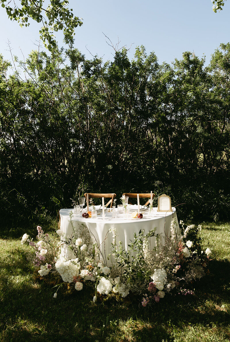 Half-moon-banquet-table-1-Rori-Ranch-Rentals