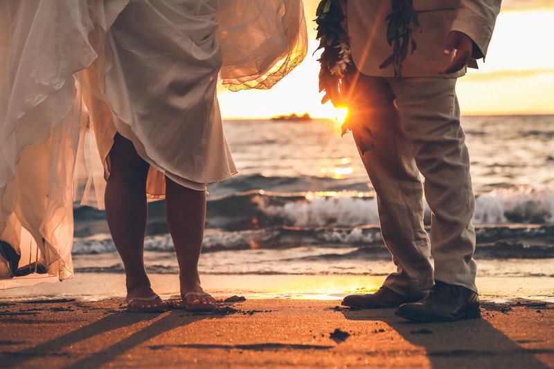 Light Shifter Studios photographs a beach destination Wedding in Hawaii. 
