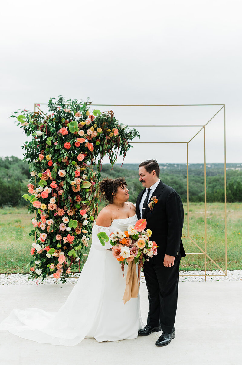 Bride-and-groom-jewish-wedding-hora-dance