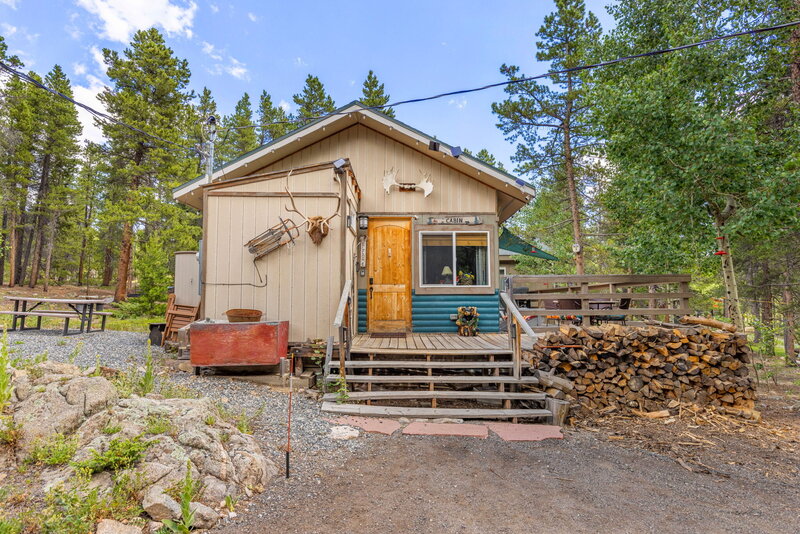 outside view of cabin