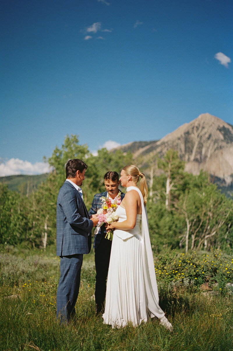 Crested-Butte-Colorado-Elopement-on-35mm-Film-4